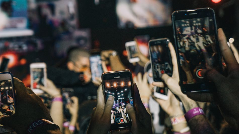 A seas of smartphones.